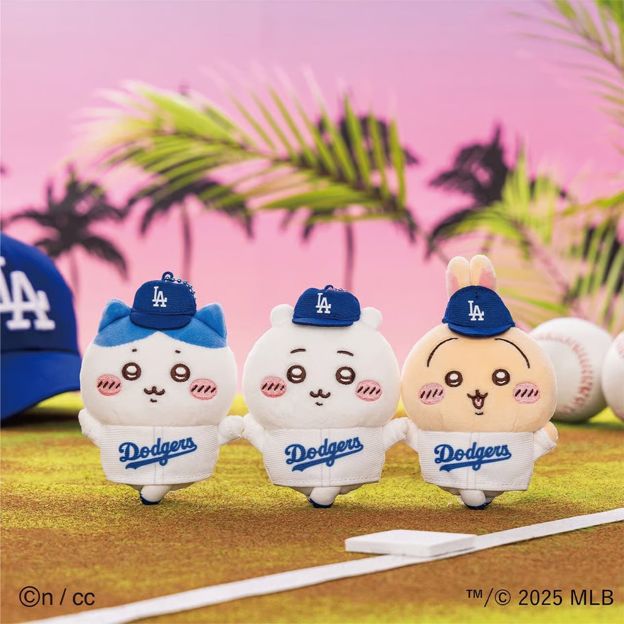 CHIIKAWA x DODGERS PLUSHIE KEYCHAIN - USAGI
